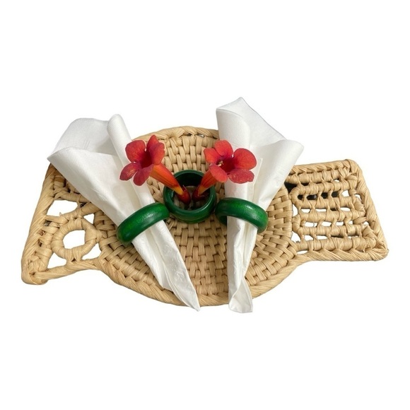 Wood Napkin Rings Set of 4, Forest Green Round Napkin Rings, Thanksgiving - Picture 2 of 7